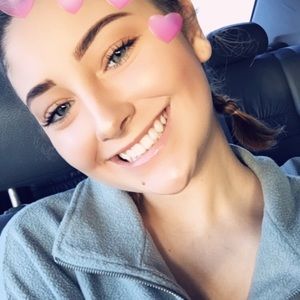 Meet your Posher, Abigail